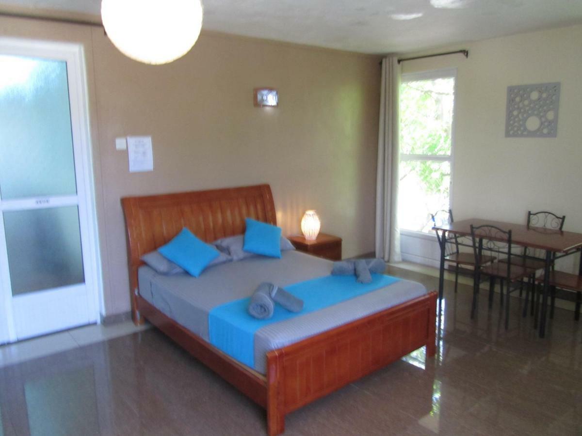 Lariad Bnb Flic en Flac Exterior photo